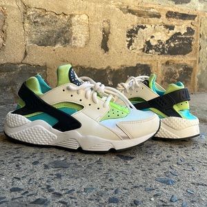 Nike Air Huarache White/Green/Teal Women's Athletic Running Sneakers - Size 8.5